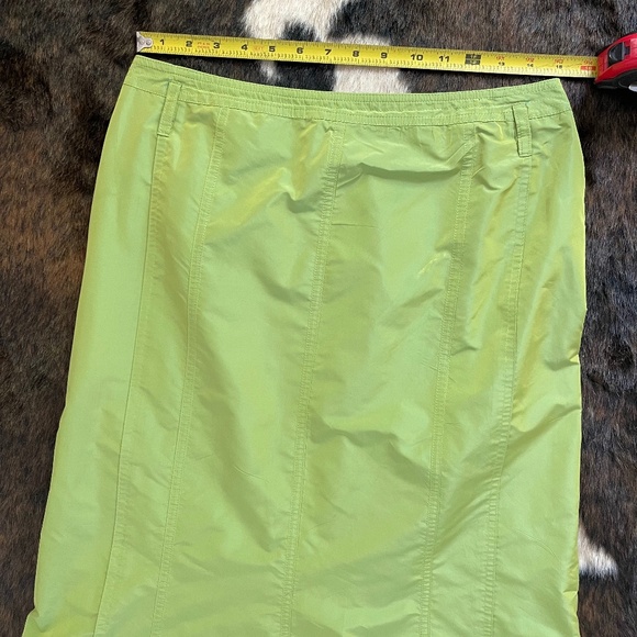 green iridescent skirt - Picture 1 of 4
